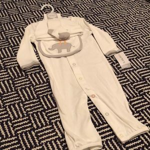 NEW 9 month Carter’s 4 piece layette